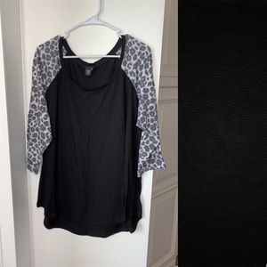 Torrid Size 3 Raglan